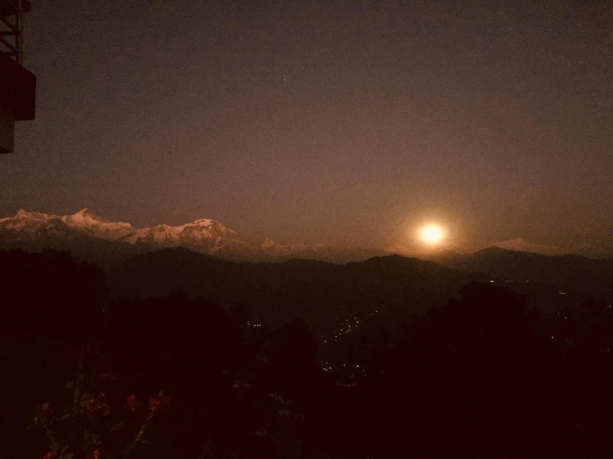 Hotel Pristine Himalaya Pokhara Exteriör bild