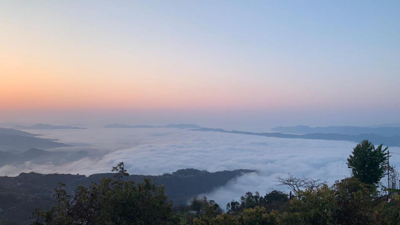Hotel Pristine Himalaya Pokhara Exteriör bild