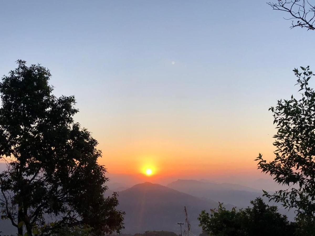 Hotel Pristine Himalaya Pokhara Exteriör bild