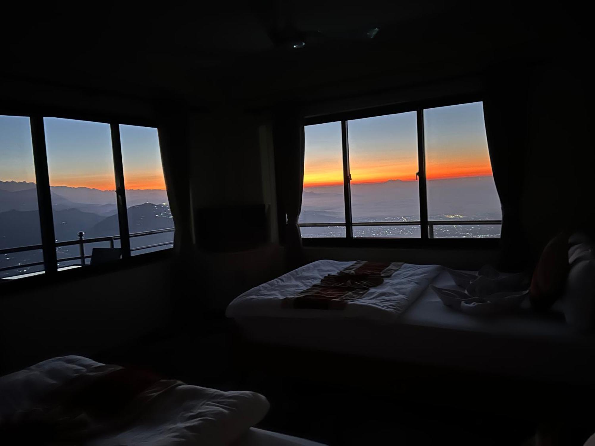 Hotel Pristine Himalaya Pokhara Exteriör bild